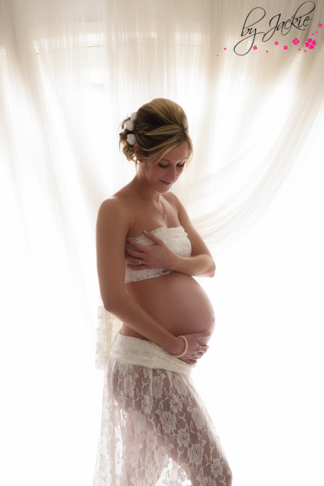 stunning silhouette maternity photo by jackie yorkshire uk