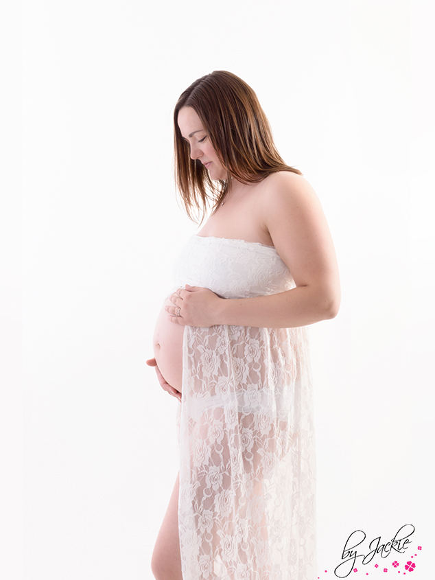 Mum-to-be photo at maternity shoot at Step Up Studio Howden Babies By Jackie