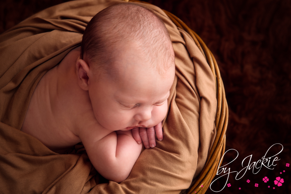 Newborn baby photograph by Babies By Jackie. Specialist newborn photographer in Yorkshire, UK