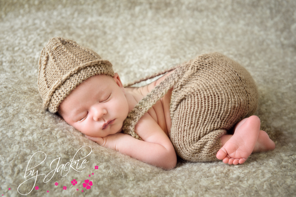 Newborn baby boy bum up pose image by Babies By Jackie Photography near Hull, Pocklington and Beverley UK