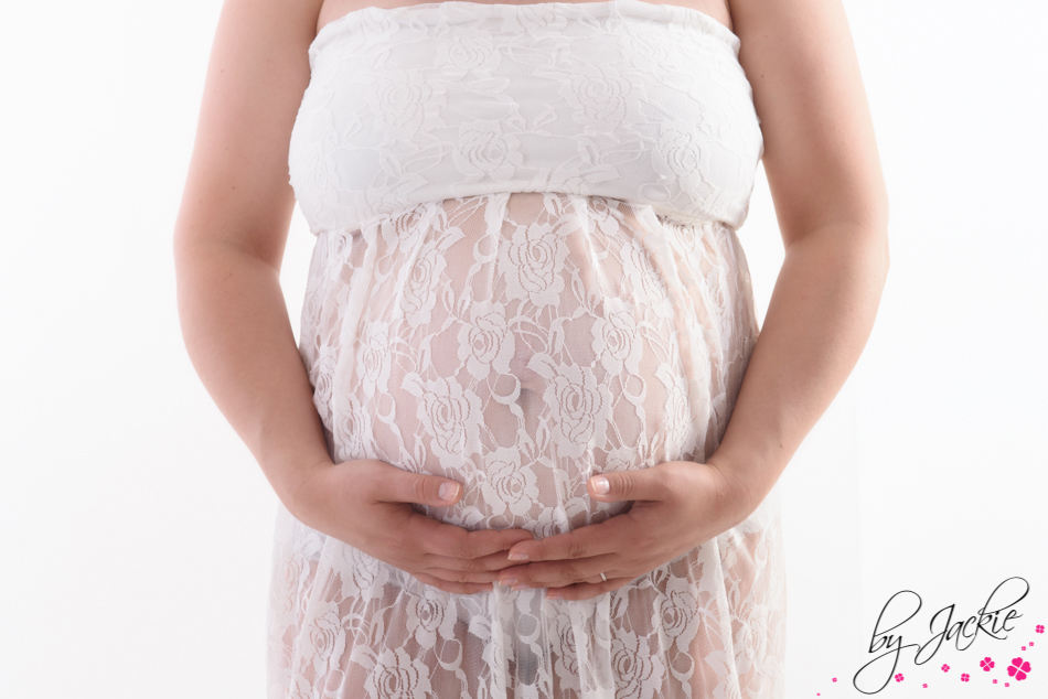 Close up belly bump photo at maternity shoot at Step Up Studio Howden Babies By Jackie
